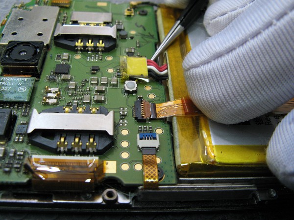 Разбор Philips Xenium W8510 и замена дисплейного модуля