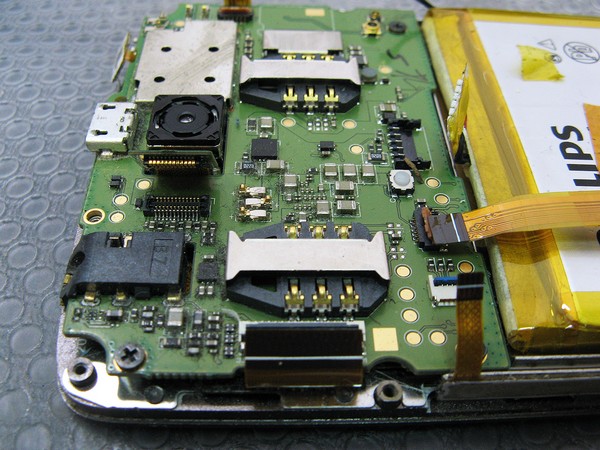 Разбор Philips Xenium W8510 и замена дисплейного модуля