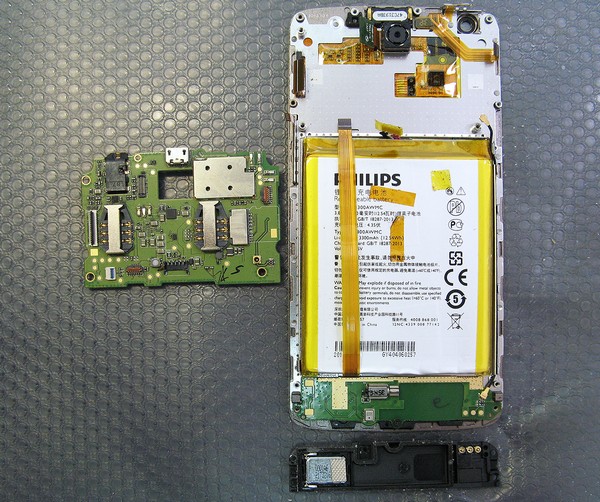 Разбор Philips Xenium W8510 и замена дисплейного модуля