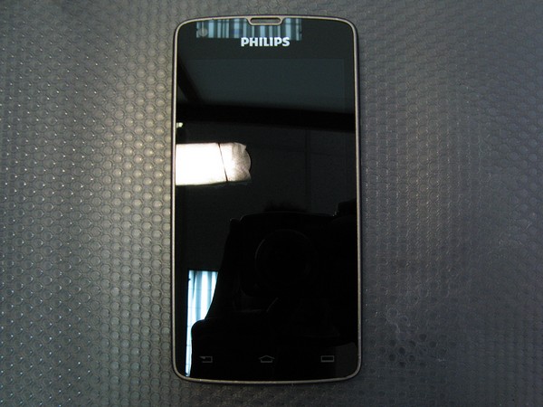 Разбор Philips Xenium W8510 и замена дисплейного модуля