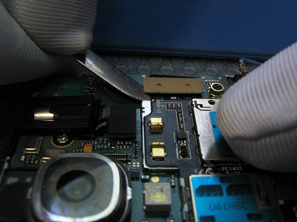 Замена модуля камеры и голосового динамика в Samsung Galaxy S4